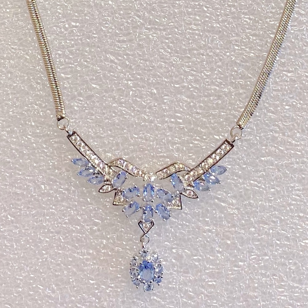 Luxury Tanzanite Necklace (925 silver sterling)